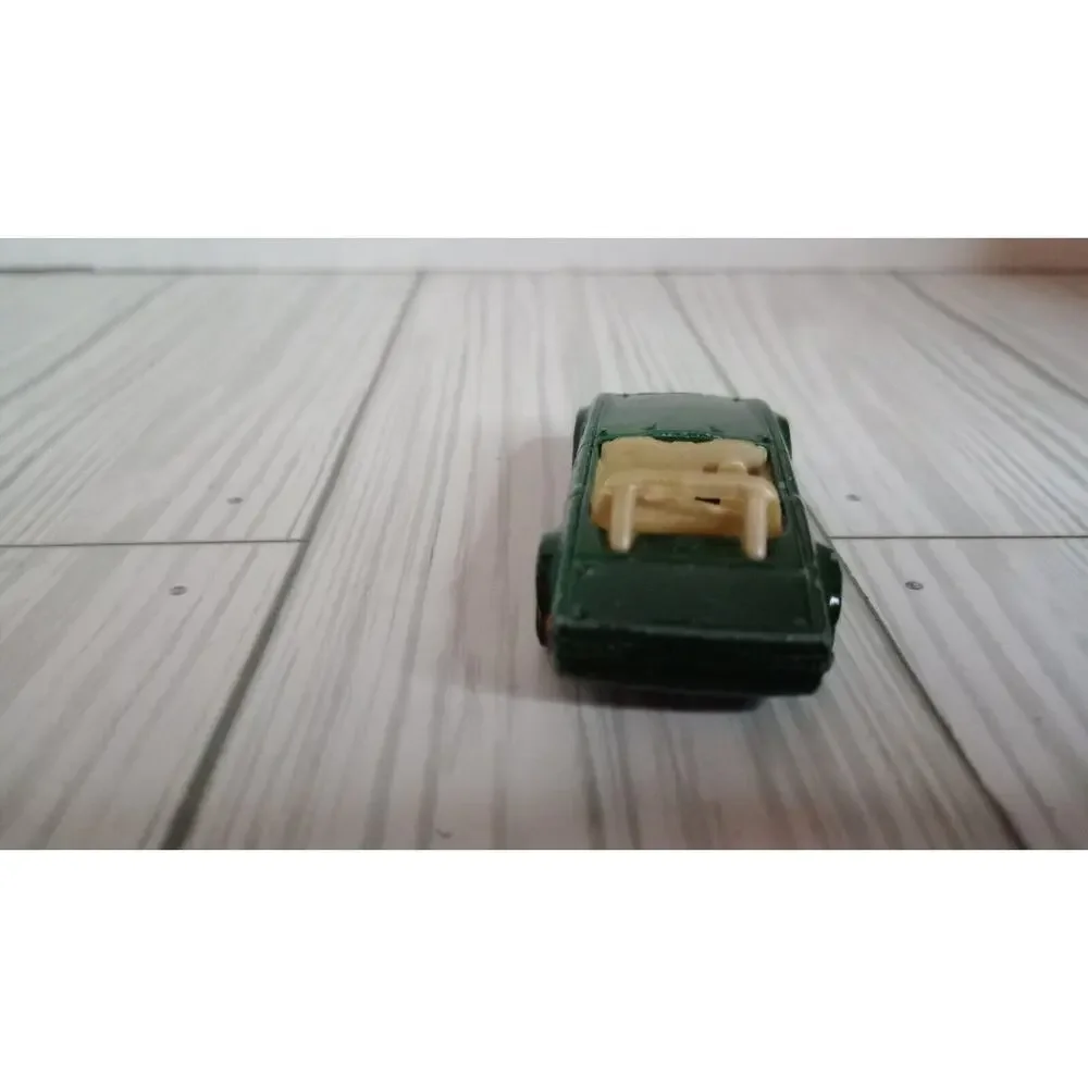 2009 Mattel Hot Wheels 1969 Triumph TR6 - 1:64 - Made in Malaysia